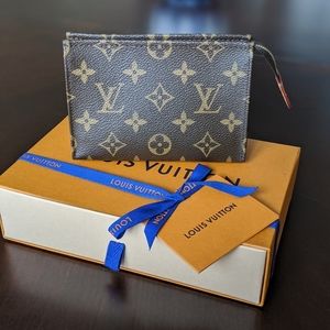 Louis Vuitton Toiletry 15 Cosmetic Pouch